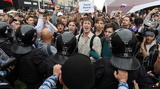 demonstrasi anti putin