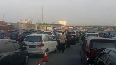 gerbang tol karawang