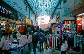 shanghay market clothes