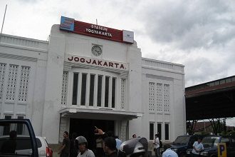 stasiun tugu