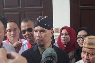 ahmad dhani blangkon