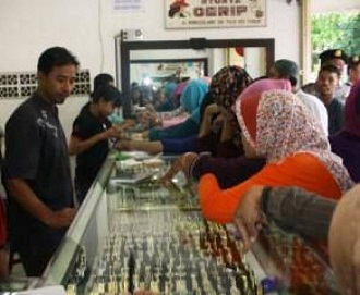 toko emas malang