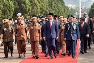 jokowi hari pahlawan