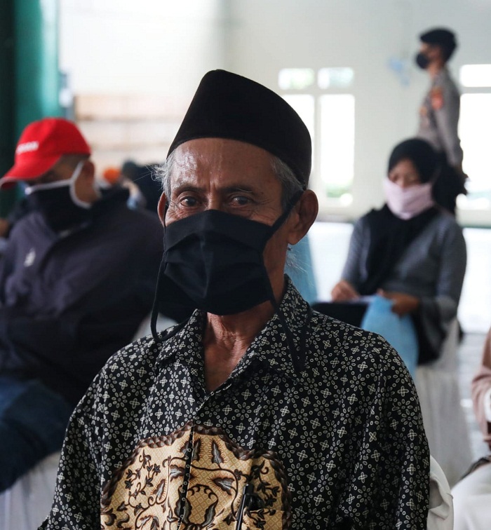 Terima Bantuan Rp 600 Ribu, Tukiman Si Tukang Gorengan Aci Bahagia