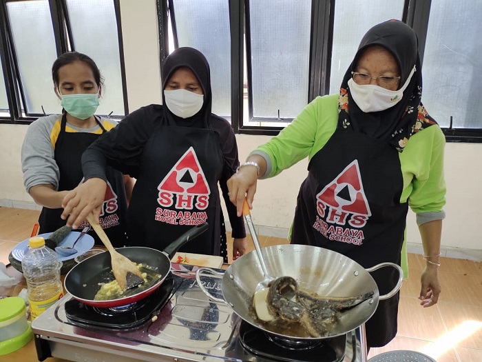 Pemulung di Balai Karya Pangudi Luhur Bekasi Ikuti Pelatihan Keterampilan Memasak