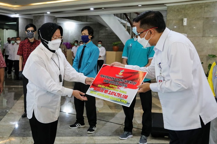 Mensos Serahkan Hasil Lelang Barang HTT/HTDP kepada Lansia dan PPKS Total Rp 3.517.205.446