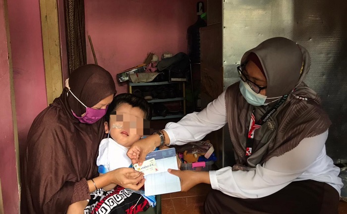 Bagi PM Hidrosefalus, Mensos Berikan Tabungan Rp 5 Juta untuk Perkuat Ekonomi Keluarga