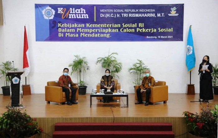 Jadi Pembicara Kuliah Umum di Poltkesos, Mensos: Ada Tiga Strategi Hasilkan SDM Profesional Pekerjaan Sosial