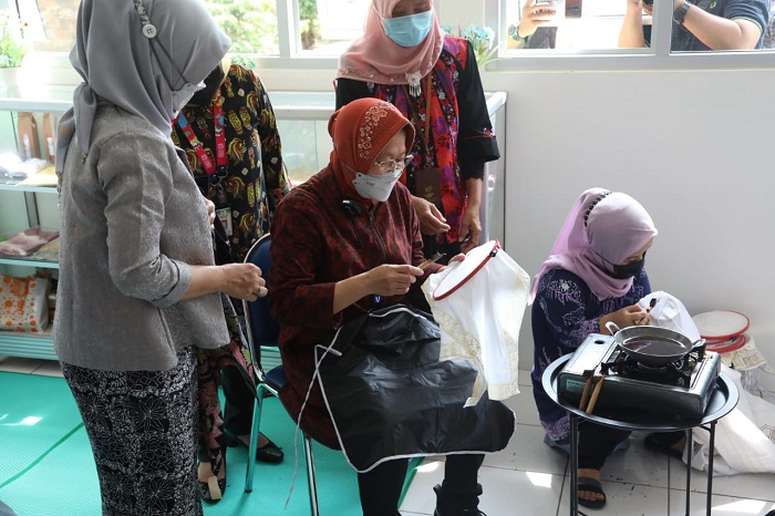 Akselerasi Turunkan Kemiskinan, Mensos Risma Ajak Keluarga Penerima Bansos Manfaatkan SKA