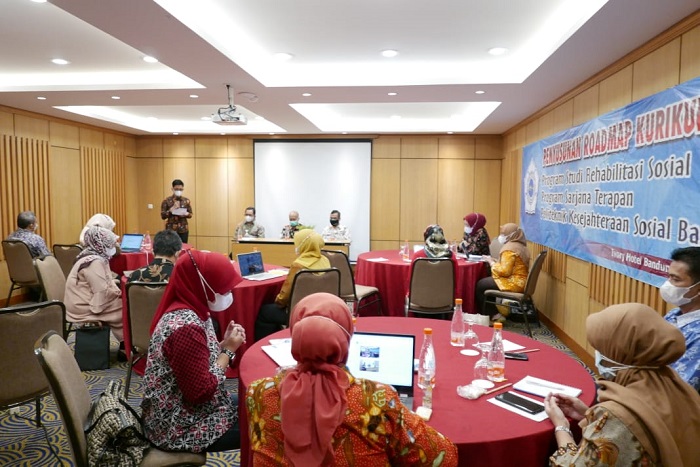 Siapkan Kurikulum Bermutu, Poltekesos Gelar Penyusunan Roadmap Prodi Rehsos