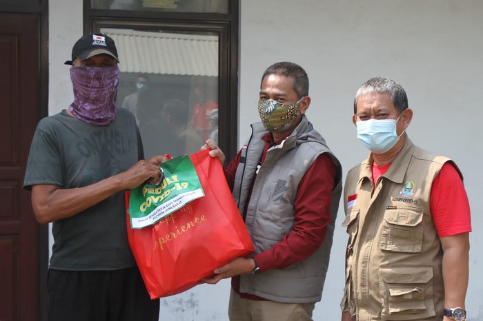 Peduli Warga Terdampak Covid-19, ASN Jabar Mapay Lembur Tebar Manfaat Didasari Semangat Silih Tulungan