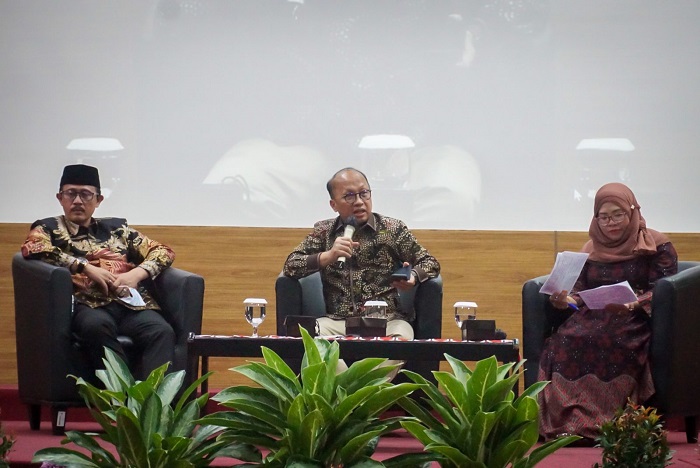 Sekjen Kemnaker Paparkan Dua Pilar Utama Ekosistem Digital Ketenagakerjaan di Hadapan Mahasiswa UNISBA