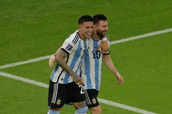 Pesan Haru Enzo Fernandez untuk ‘Rencana’ Pensiun Lionel Messi