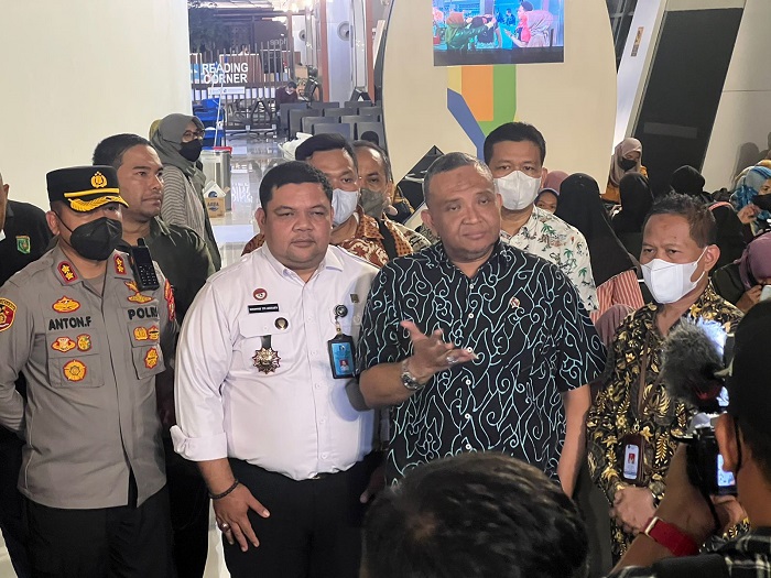 Ingatkan P3MI, Wamenaker: Jangan Berangkatkan PMI Secara Ilegal
