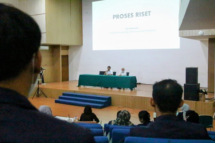 Gelar Seminar, Prodi Peksos Bekali Mahasiswa Ilmu Riset dan Penelitian