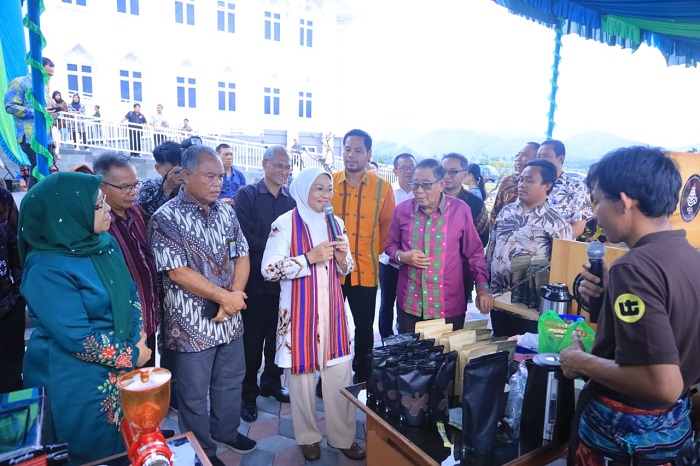 Di Kabupaten Lombok Utara, Menaker Bahas Isu-isu Ketenagakerjaan