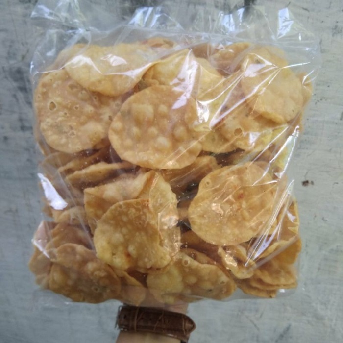 Produsen Kemplang di Tuban Terancam Rugi Gegara Telur Ayam Tembus Rp33 Ribu