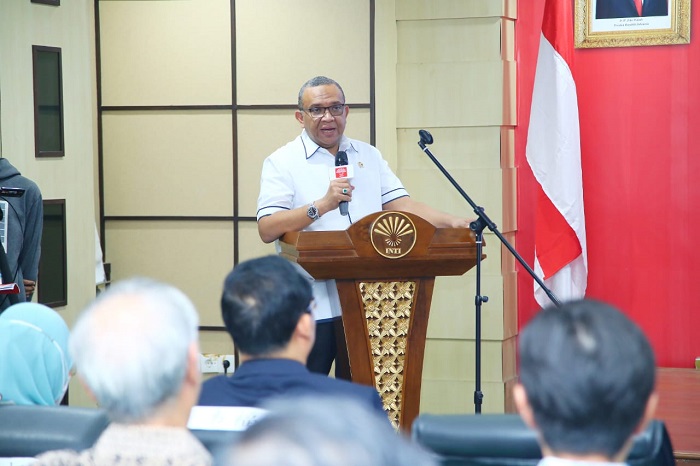 Wamenaker: Delapan Sarana Ciptakan Hubungan Industrial Harmonis
