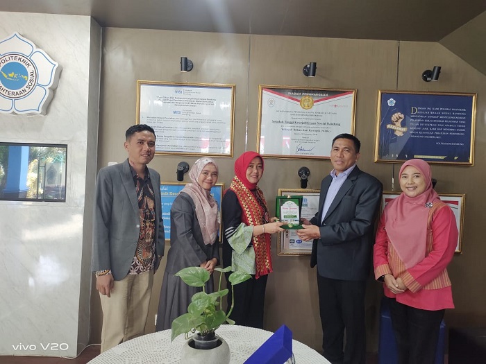 Eksplorasi Kewirausahaan: Peneliti UIN Raden Intan Lampung Kunjungi Poltekesos Bandung