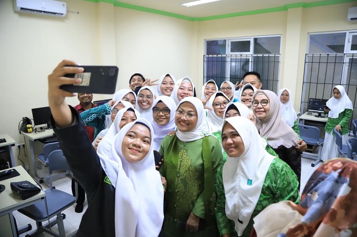 Menaker Tinjau BLK Komunitas Al-Huda dengan Kejuruan Multimedia di Gorontalo