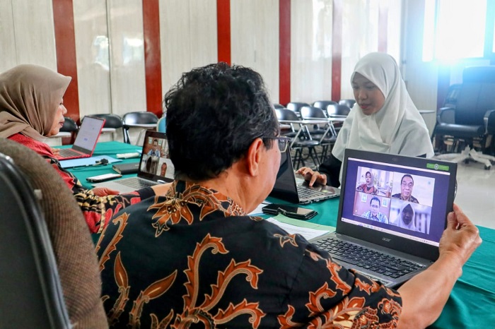 10 Mahasiswa Berprestasi Ikuti Ujian Wawancara Program Magister Terapan