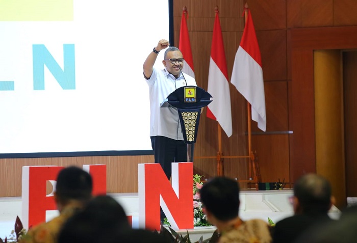 Dukung Iklim Investasi, Wamenaker Minta Serikat Pekerja PLN Jaga Hubungan Industrial Kondusif