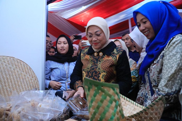 Menaker Tinjau Pilot Project Pemberdayaan Pekerja Migran Melalui Desmigratif
