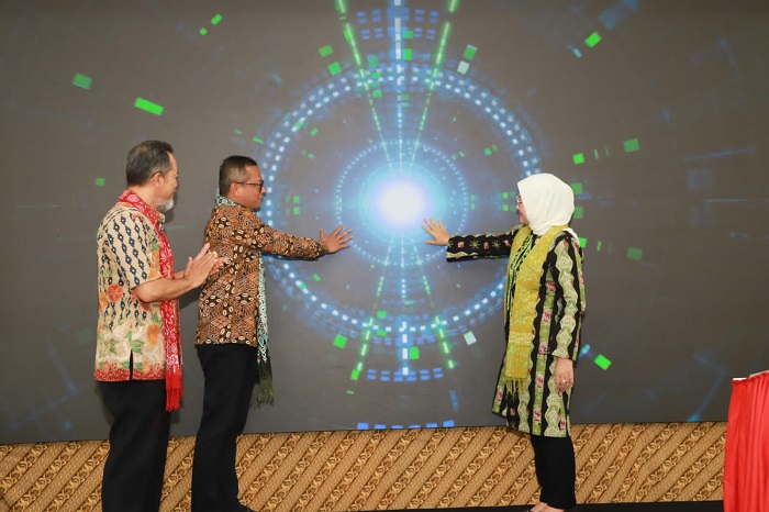 Menaker Resmikan Gedung Workshop Pelatihan Pariwisata di Surakarta