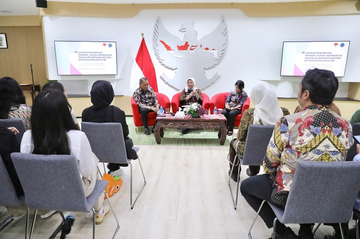 Temui PMI di Singapura, Menaker Minta Tenaga Perawat Terus Tingkatkan Kompetensi