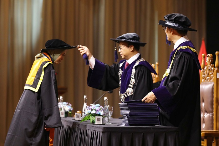 Wisuda ke-2 Polteknaker, Sekjen Kemnaker: 75 Persen Alumni Terserap Dunia Kerja