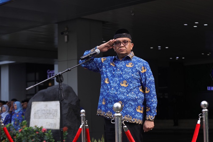 Peringati Hari Pahlawan 2023, Wamenaker: Pahlawan Tanamkan Jangan Jadi Bangsa Pecundang