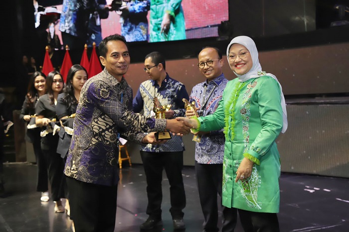 Naker Award 2023, Anugerahi Para Gubernur Sukses Bangun Ketenagakerjaan