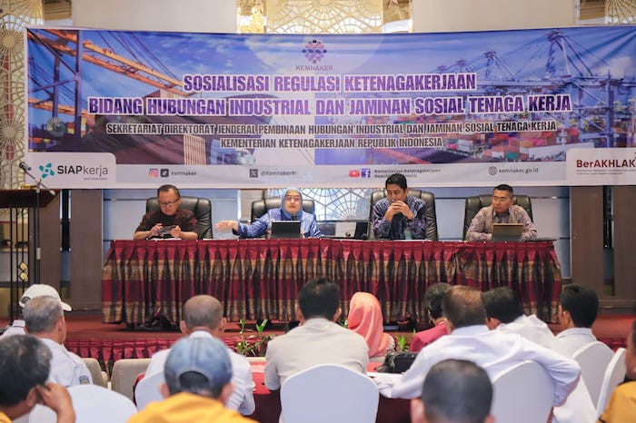 Penataan NLE, Kemnaker: Harus Diimbangi Peningkatan Pelindungan Bagi Pekerja Bongkar Muat di Pelabuhan