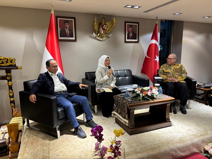 Sosialisasi Permenaker No 4/2023, Menaker Temui PMI di Turki