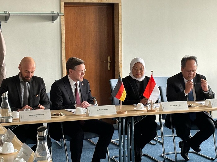Bertemu Steffan Sottung, Menaker Apresiasi Keseriusan Jerman Minati Perawat Indonesia