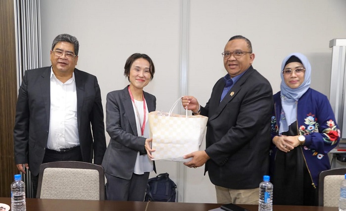 Kunjungi Pabrik TMC, Wamenaker Bertemu dan Berdialog dengan PMI