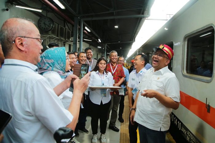 Perusahaan Gelar Mudik Gratis untuk Pekerjanya, Wamenaker: Bentuk Hubungan Industrial Harmonis
